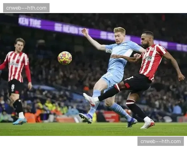 半场战报：曼城1-0暂领先布伦特福德，福登世界波破门